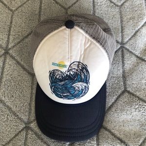 EUC Patagonia trucker hat with adjustable back